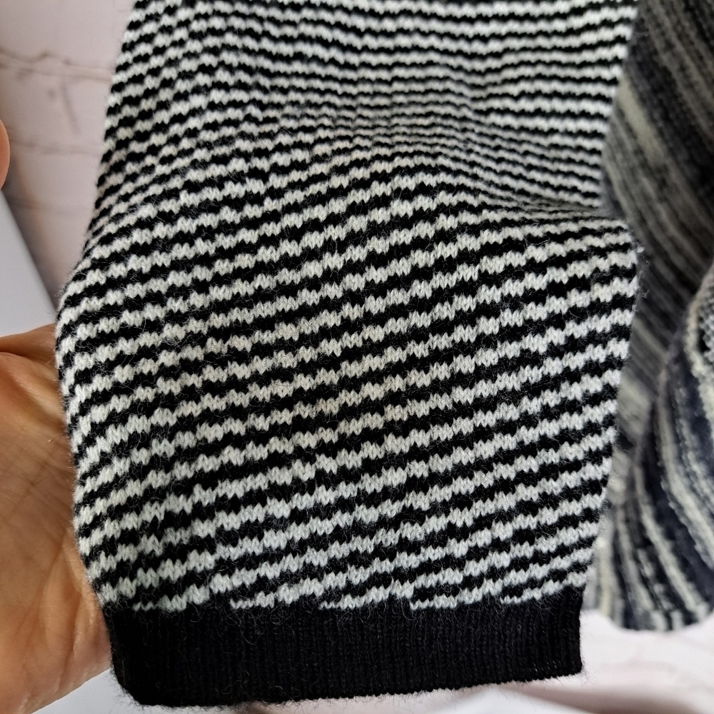 Anthropologie Angel‎ of the North Wool Alpaca Sharkbite Sweater - Picture 2 of 8